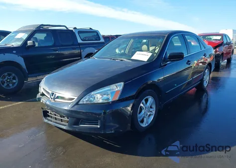 2007 Honda Accord 2.4 Ex z USA, uszkodzony, nr VIN 1HGCM56807A222927